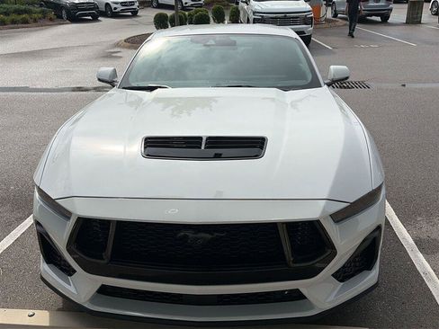 Used 2025 Ford Mustang GT Premium RWD image 5