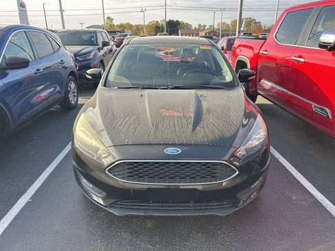 Used 2015 Ford Focus SE w/ Equipment Group 201A image 12