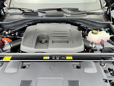 New 2025 Land Rover Range Rover Sport SE image 32