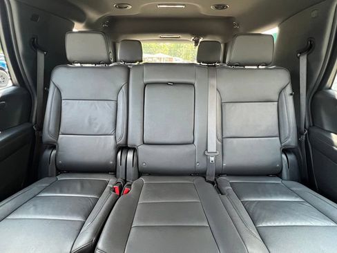 Used 2025 Chevrolet Tahoe LT RWD image 10