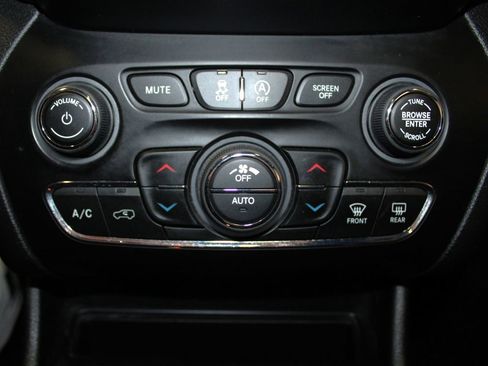 Used 2020 Jeep Cherokee Limited w/ Technology Group image 20