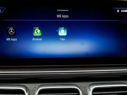 Used 2024 Mercedes-Benz GLS 580 4MATIC image 31