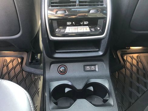 Used 2023 BMW X7 xDrive40i w/ Premium Package AWD/4WD image 59