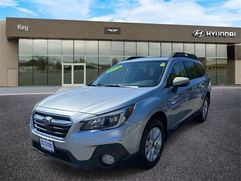 Used 2019 Subaru Outback 2.5i Premium image 1