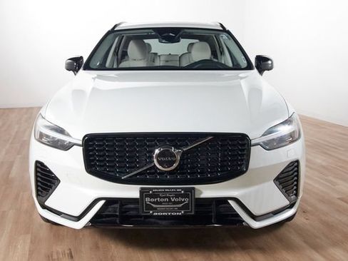 Used 2025 Volvo XC60 T8 Plus w/ Protection Package Premier AWD/4WD image 2