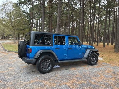Used 2024 Jeep Wrangler Sport S image 2