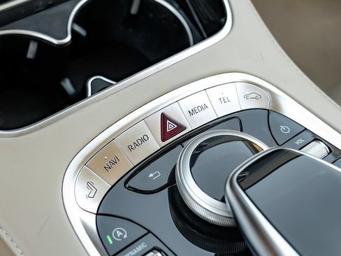 Used 2019 Mercedes-Benz S 560 Sedan image 25
