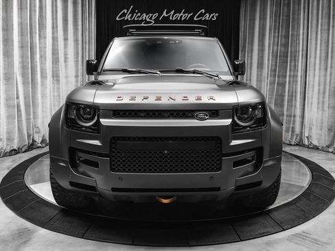 Used 2025 Land Rover Defender 110 AWD/4WD image 7