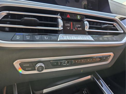 Used 2021 BMW X7 xDrive40i w/ Executive Package AWD/4WD image 26