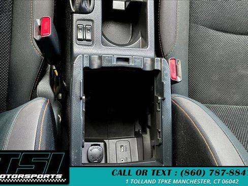 Used 2016 Subaru Crosstrek 2.0i Premium image 32
