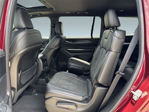 New 2025 Jeep Grand Cherokee L Altitude image 12