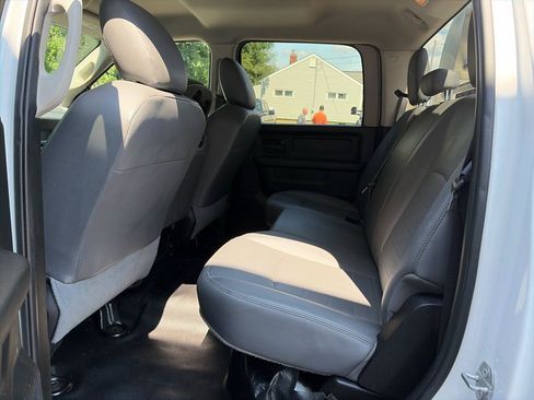 Used 2018 RAM 3500 Tradesman w/ Chrome Appearance Group AWD/4WD image 11