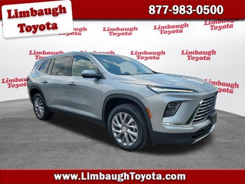 Used 2025 Buick Enclave Preferred AWD/4WD image 1