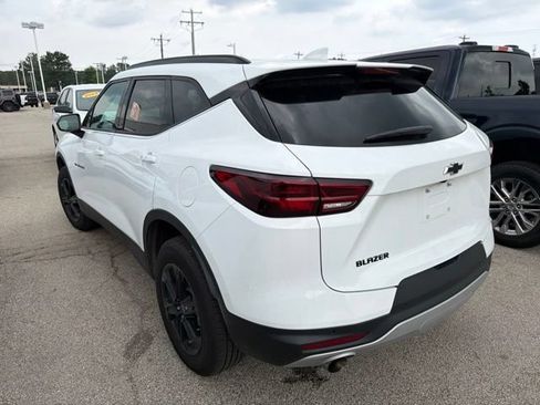 Used 2025 Chevrolet Blazer LT w/ Convenience Package FWD image 5