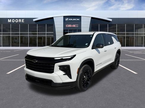 Used 2024 Chevrolet Traverse LS w/ Midnight/Sport Edition FWD image 7