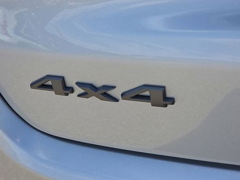 Used 2024 Jeep Compass Trailhawk image 16