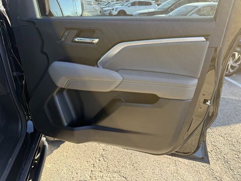 Used 2024 Chevrolet Colorado ZR2 w/ Technology Package image 40