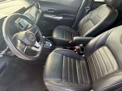 Used 2019 Nissan Kicks SR w/ SR Premium Package image 25