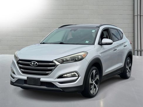 Used 2016 Hyundai Tucson Limited w/ Option Group 03 AWD/4WD image 4