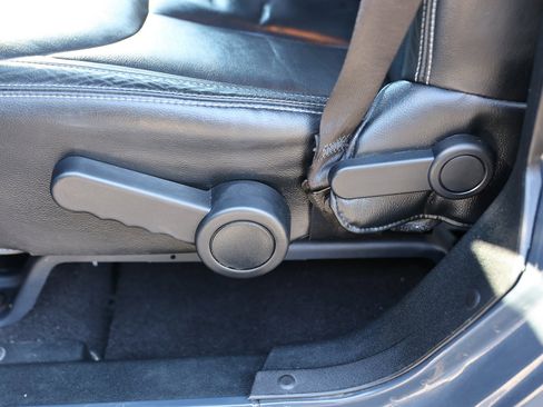 Used 2016 Jeep Wrangler Unlimited Rubicon image 18