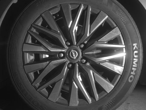 Used 2025 Nissan Altima 2.5 SV image 12