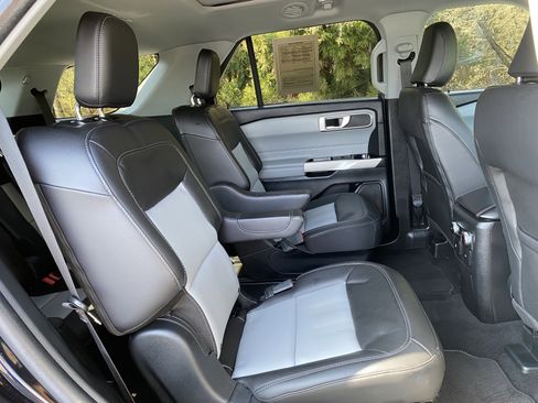 Used 2023 Ford Explorer XLT w/ Equipment Group 202A image 36