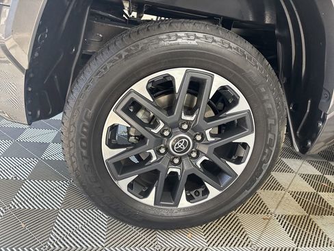 Used 2024 Toyota Tundra Limited image 32
