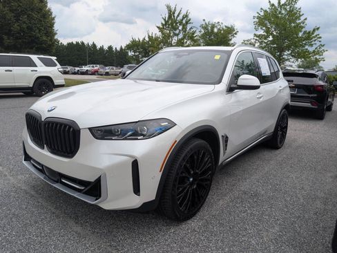 Used 2024 BMW X5 xDrive40i w/ Premium Package AWD/4WD image 7