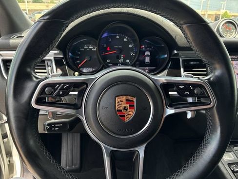 Used 2018 Porsche Macan AWD/4WD image 25