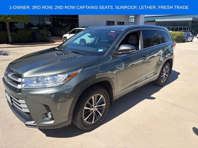 Used 2019 Toyota Highlander XLE FWD image 1