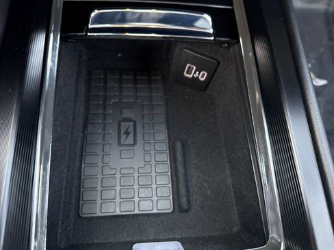 Used 2024 Lincoln Corsair AWD w/ Equipment Group 101A image 23