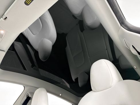 Used 2023 Tesla Model Y Long Range image 22