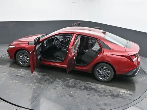 Used 2024 Hyundai Elantra SEL image 61