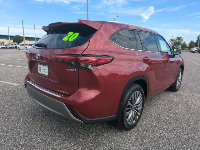 Certified 2020 Toyota Highlander Platinum AWD/4WD image 4