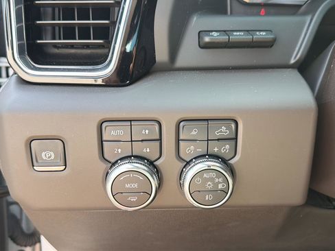 Used 2024 GMC Sierra 1500 Denali w/ Technology Package image 20
