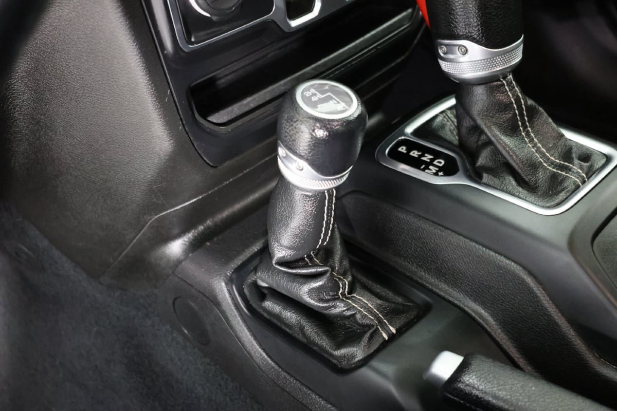 Used 2022 Jeep Gladiator Overland AWD/4WD image 14