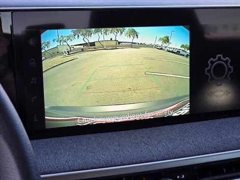 Used 2025 Nissan Kicks SV image 13