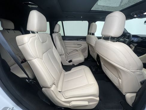 Certified 2024 Jeep Grand Cherokee L Limited w/ Luxury Tech Group II image 10