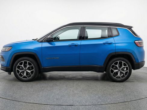Used 2025 Jeep Compass Limited AWD/4WD image 5