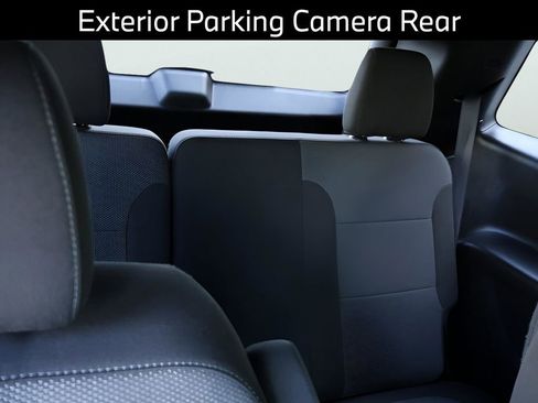 Used 2023 Chevrolet Traverse LT image 16