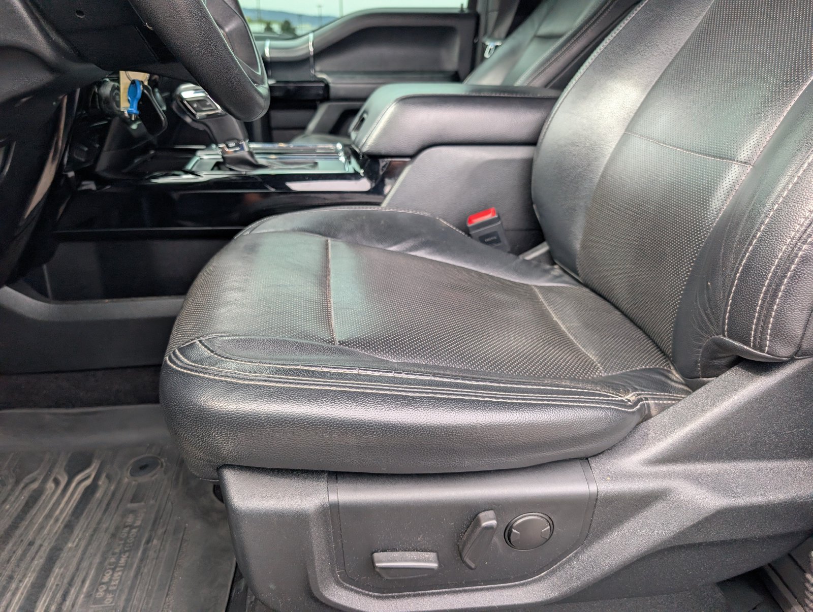 Used 2019 Ford F150 XLT w/ Equipment Group 302A Luxury AWD/4WD image 7