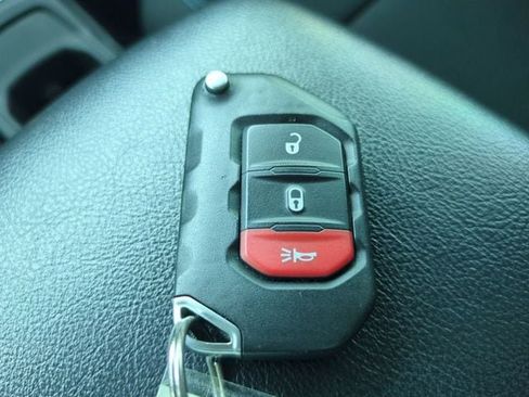 Used 2023 Jeep Wrangler Unlimited Rubicon 4xe AWD/4WD image 28