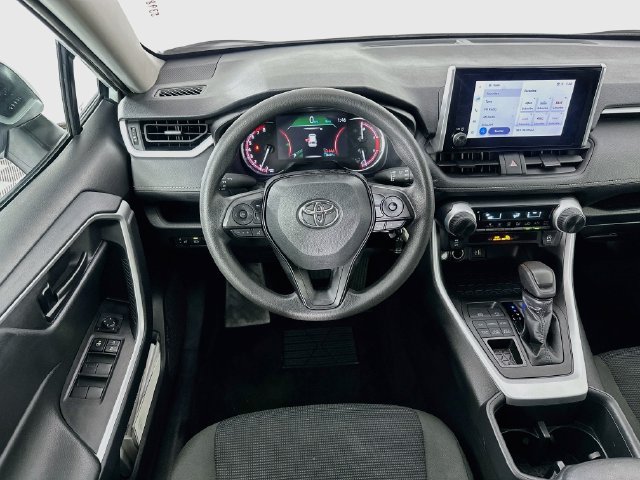 Used 2025 Toyota RAV4 LE AWD/4WD image 11