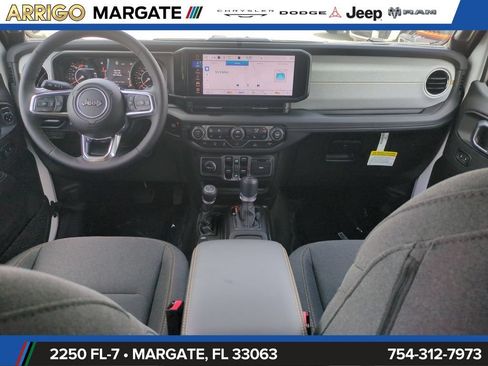 New 2026 Jeep Wrangler Unlimited Sahara AWD/4WD image 15