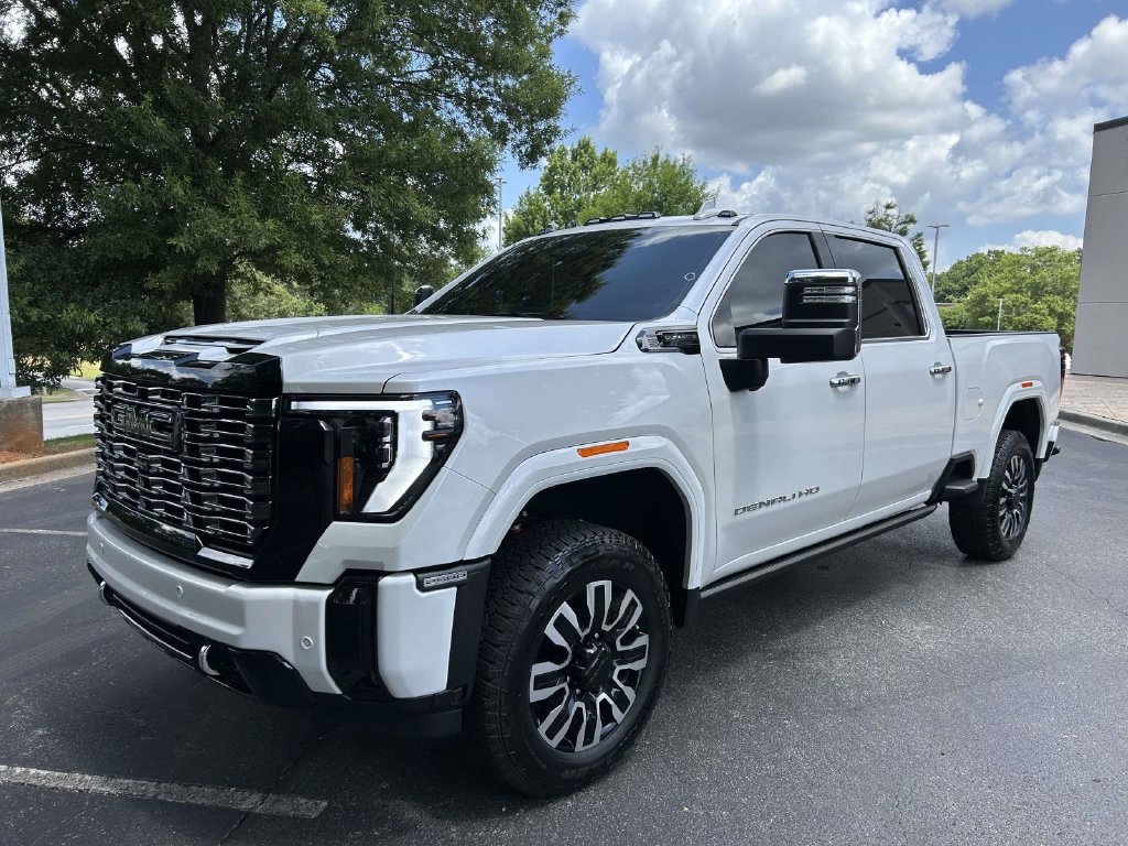Used 2025 GMC Sierra 2500 Denali Ultimate w/ Max Trailering Package AWD/4WD image 5
