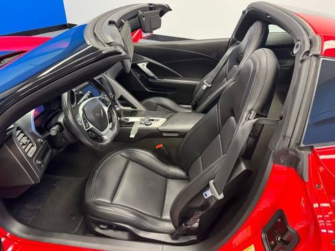 Used 2019 Chevrolet Corvette Stingray Coupe w/ 1LT RWD image 16
