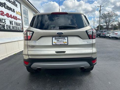Used 2017 Ford Escape Titanium image 5