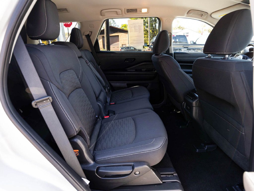 Used 2023 Nissan Pathfinder SV AWD/4WD image 20