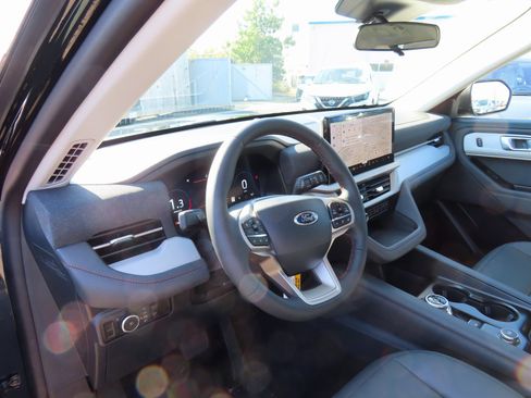 New 2026 Ford Explorer Active image 8