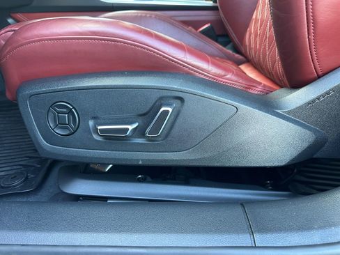 Used 2021 Audi S6 Prestige w/ Prestige Package image 30